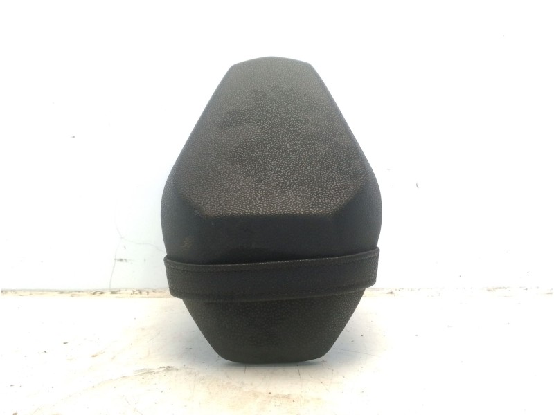Recambio de asiento trasero medio para kawasaki z (900cc - ) z 900 (zr900pa2, zr900ha2, zr900da2) referencia OEM IAM 530660668 5