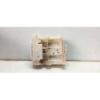 CAJA RELES / FUSIBLES 827300H030A 