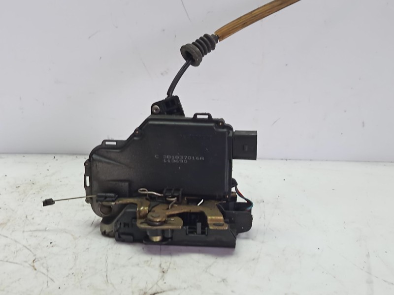 Recambio de cerradura puerta delantera derecha para seat toledo (1m2) referencia OEM IAM 3B2837016A 3B1837016A 