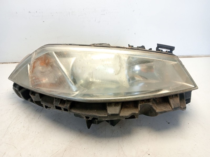 Recambio de faro derecho para renault megane ii berlina 5p referencia OEM IAM 260108053R  