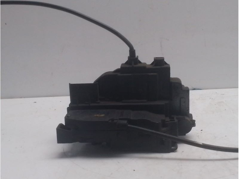 Recambio de cerradura puerta delantera izquierda para renault scenic iii referencia OEM IAM 805030006R  