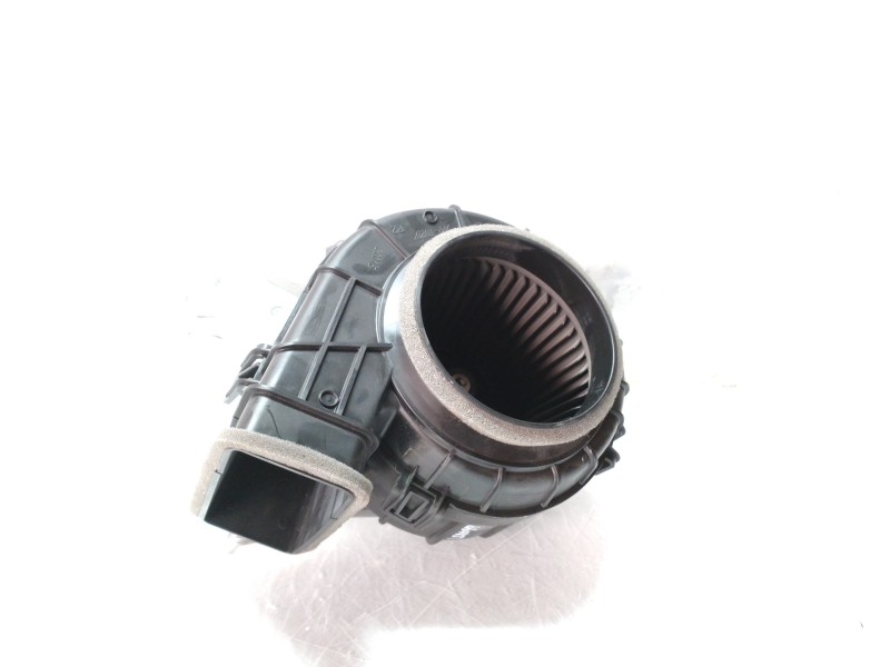 Recambio de electroventilador para toyota rav4 referencia OEM IAM G923033050 BASF510B35 