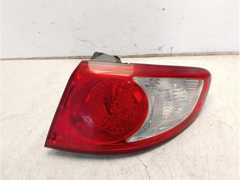 Recambio de piloto trasero derecho para hyundai santa fé i (sm) 2.4 16v referencia OEM IAM 924022B020  