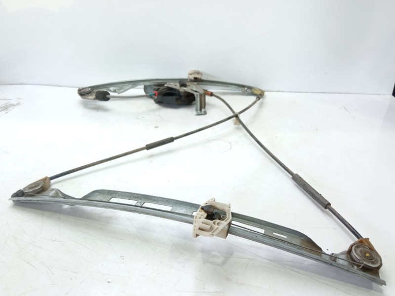 Recambio de elevalunas delantero izquierdo para peugeot 206 berlina 1.4 hdi referencia OEM IAM 9637530280  