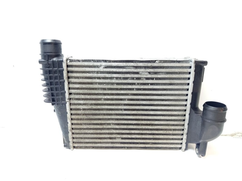 Recambio de intercooler para toyota proace referencia OEM IAM SU001A3951  