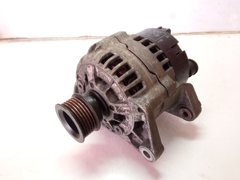 Recambio de alternador para bmw serie 3 berlina (e46) 1.9 cat referencia OEM IAM 0123325011 14354251 