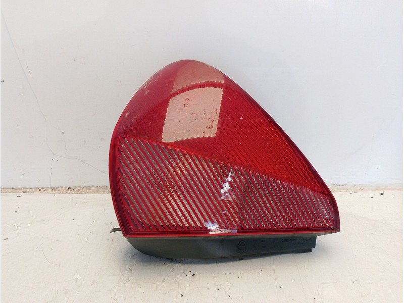 Recambio de piloto trasero derecho para lancia lybra (839_) 1.6 16v (839axa1a) referencia OEM IAM 46544187  