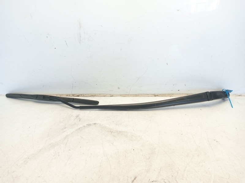 Recambio de brazo limpia delantero derecho para toyota yaris referencia OEM IAM 85211K0020  
