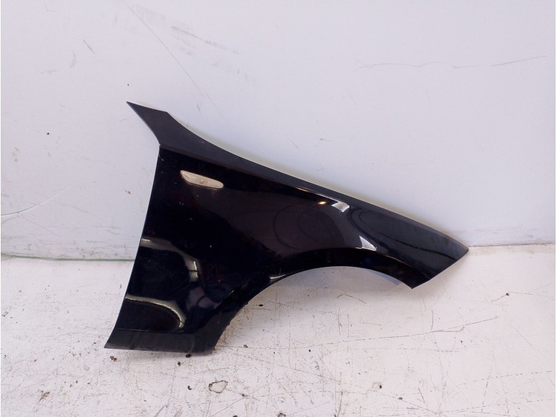 Recambio de aleta delantera derecha para bmw 1 (e81) 118 d referencia OEM IAM 41357133228  