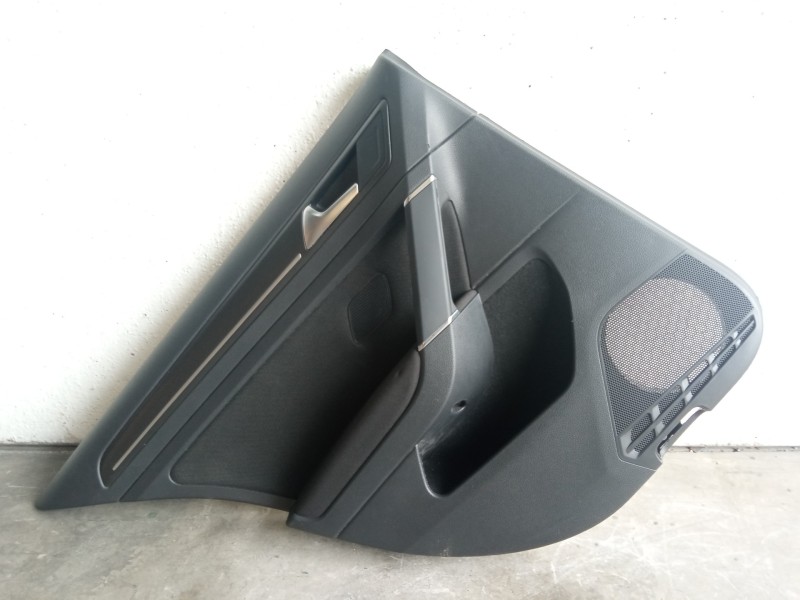 Recambio de guarnecido puerta trasera izquierda para volkswagen golf vii lim. gte referencia OEM IAM 5G6867211  
