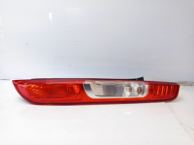 Recambio de piloto trasero derecho para ford focus berlina (cap) ghia referencia OEM IAM 1420450 4M5113404A 