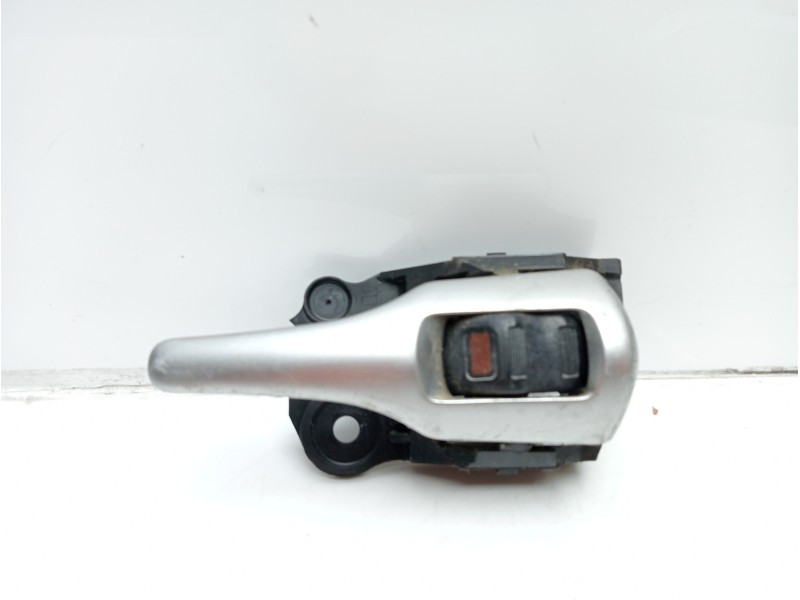 Recambio de maneta interior delantera derecha para toyota auris 1.4 turbodiesel cat referencia OEM IAM 6920502120B3  