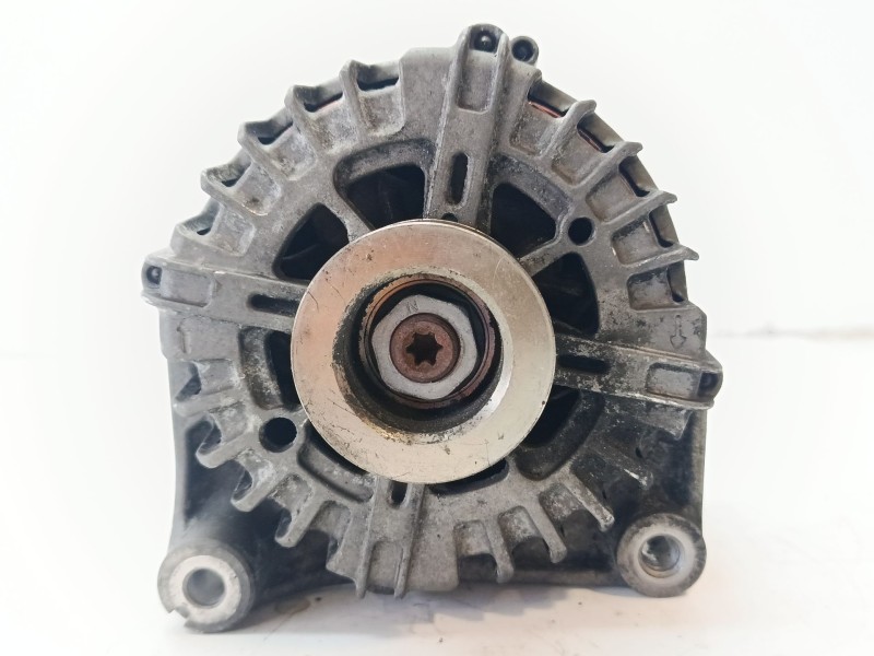 Recambio de alternador para bmw 1 (e81) 118 d referencia OEM IAM 12317802261 14V. 100/180A 7802261AI03
