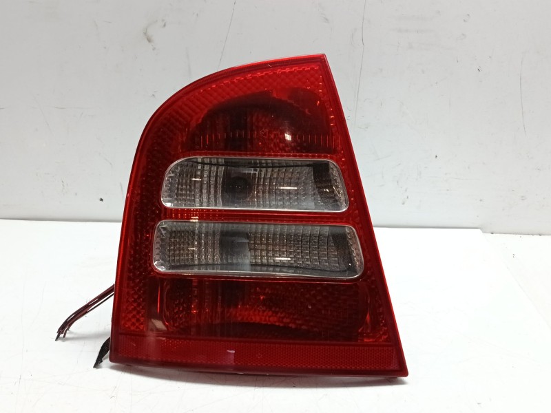Recambio de piloto trasero izquierdo para skoda octavia ii (1z3) 1.9 tdi referencia OEM IAM 1U6945111C  