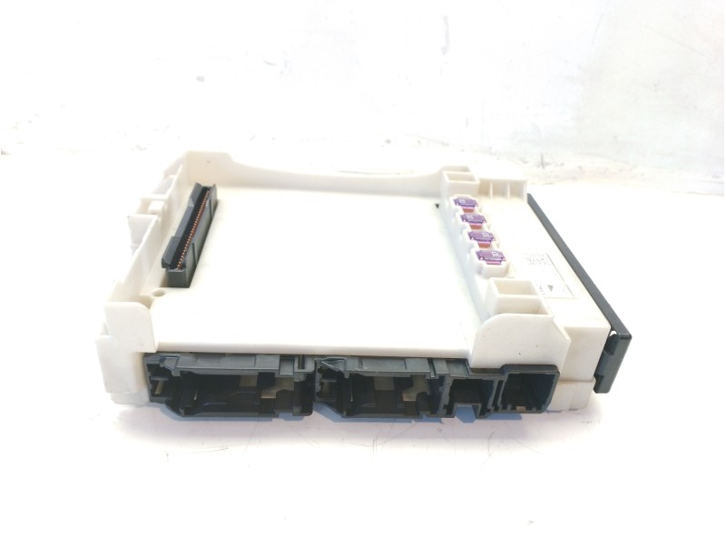 Recambio de caja reles / fusibles para toyota rav 4 executive hybrid referencia OEM IAM 8273042890  