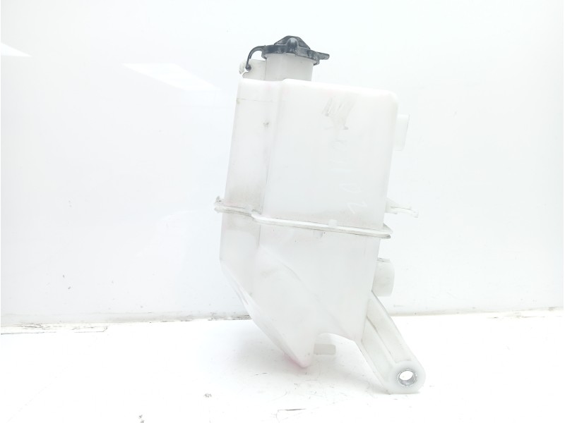 Recambio de deposito limpia para toyota rav4 referencia OEM IAM 8531542470  