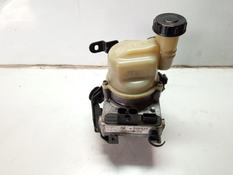 Recambio de bomba direccion para dacia sandero ambiance referencia OEM IAM 491102583R B5102008E 