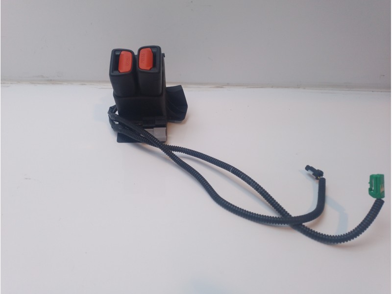 Recambio de cinturon seguridad trasero para toyota rav4 referencia OEM IAM 7348042070C0  