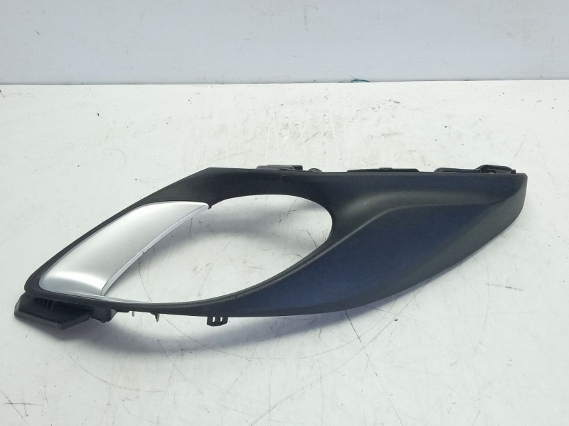 Recambio de moldura para toyota yaris referencia OEM IAM 67656K0050C2  