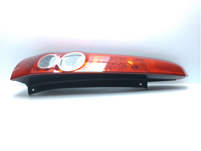 Recambio de piloto trasero izquierdo para ford fiesta (cbk) 1.4 tdci cat referencia OEM IAM 1437626 6S6113405A 