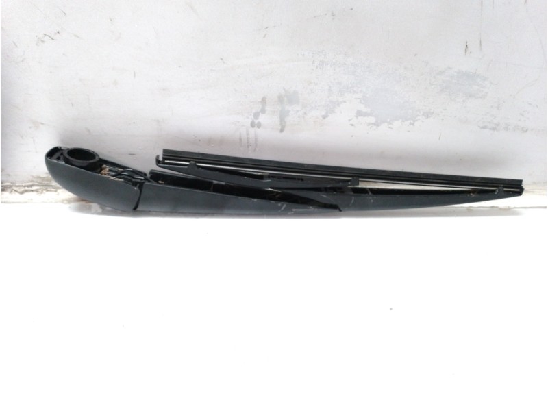 Recambio de brazo limpia trasero para toyota rav4 referencia OEM IAM 8524142110  