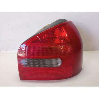 PILOTO TRASERO DERECHO 8L0945096A 084411926 