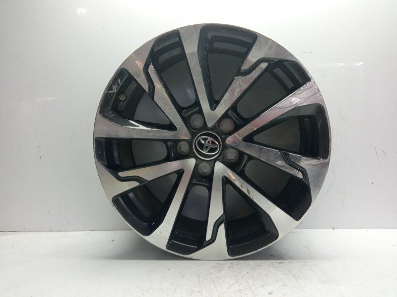 Recambio de llanta para toyota corolla (e21) referencia OEM IAM 4261116560  