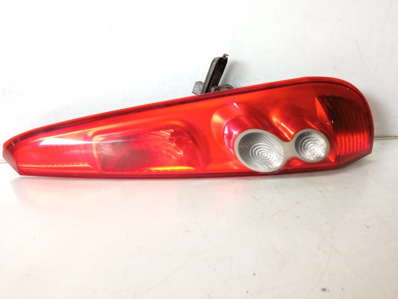Recambio de piloto trasero derecho para ford fiesta (cbk) 1.4 tdci cat referencia OEM IAM 6S6113404AG  