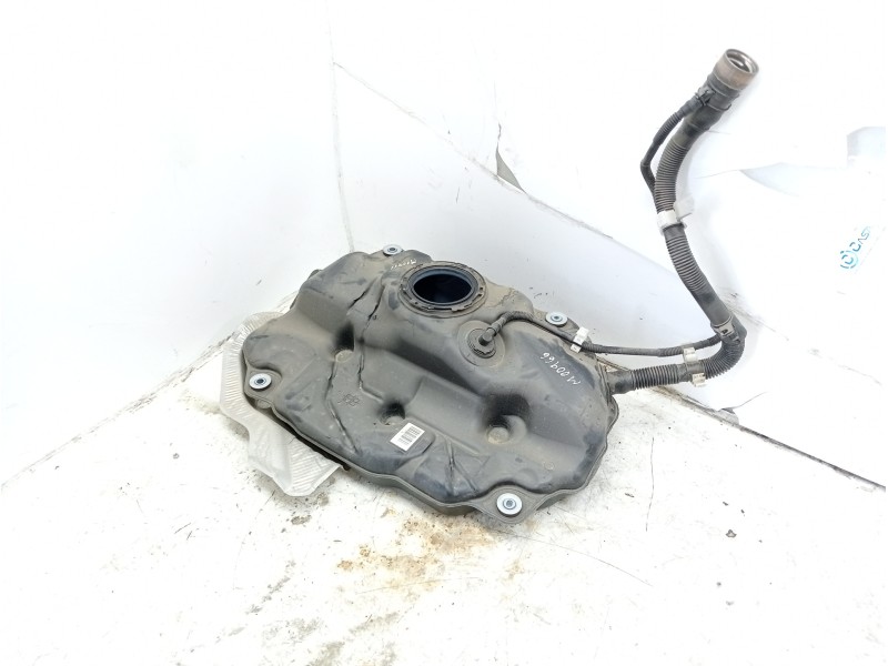 Recambio de deposito combustible para toyota yaris hybrid active referencia OEM IAM 77001K0090 77100K00100 