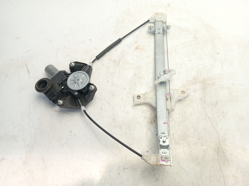 Recambio de elevalunas trasero derecho para toyota yaris referencia OEM IAM 69830K0010  
