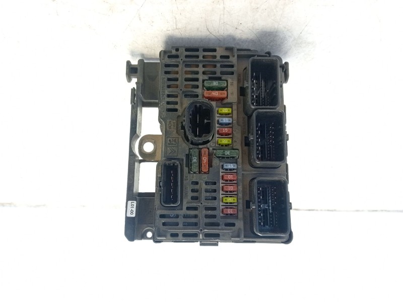 Recambio de caja reles / fusibles para peugeot 206 berlina xs referencia OEM IAM 6500Y1  
