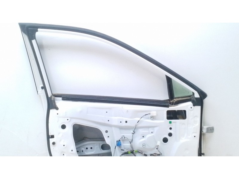 Recambio de puerta delantera izquierda para toyota rav4 referencia OEM IAM 6700242180  