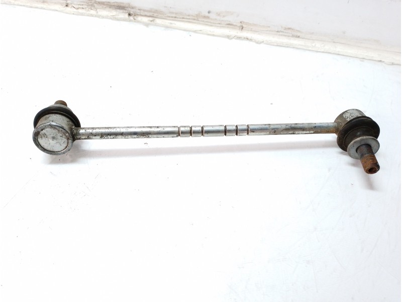 Recambio de tirante delantero derecho para toyota rav4 referencia OEM IAM 4882042040  