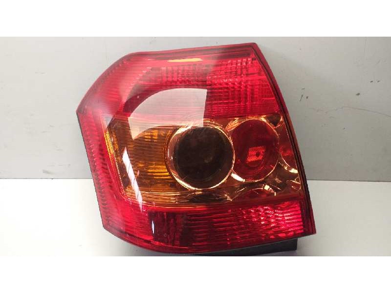 Recambio de piloto trasero izquierdo para toyota corolla (e12) referencia OEM IAM 8155002301  