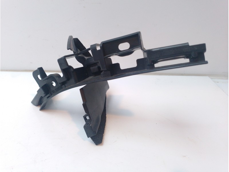 Recambio de moldura para toyota corolla (e21) referencia OEM IAM 5267502010  