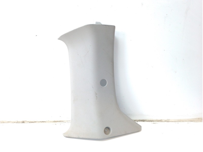 Recambio de molduras traseras para peugeot partner kombi 1.6 blue-hdi fap referencia OEM IAM 8335GL 9681033977 