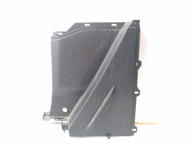 Recambio de molduras traseras para peugeot partner kombi 1.6 blue-hdi fap referencia OEM IAM 7467HL  