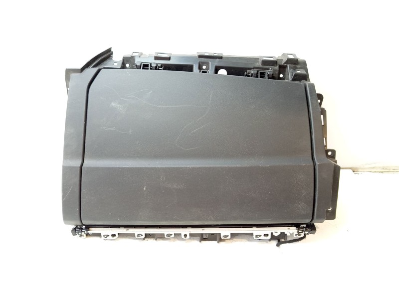 Recambio de guantera para lynk & co 01 phev referencia OEM IAM 8889670915  