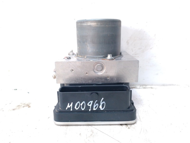 Recambio de abs para toyota yaris hybrid active referencia OEM IAM 440500DG30  