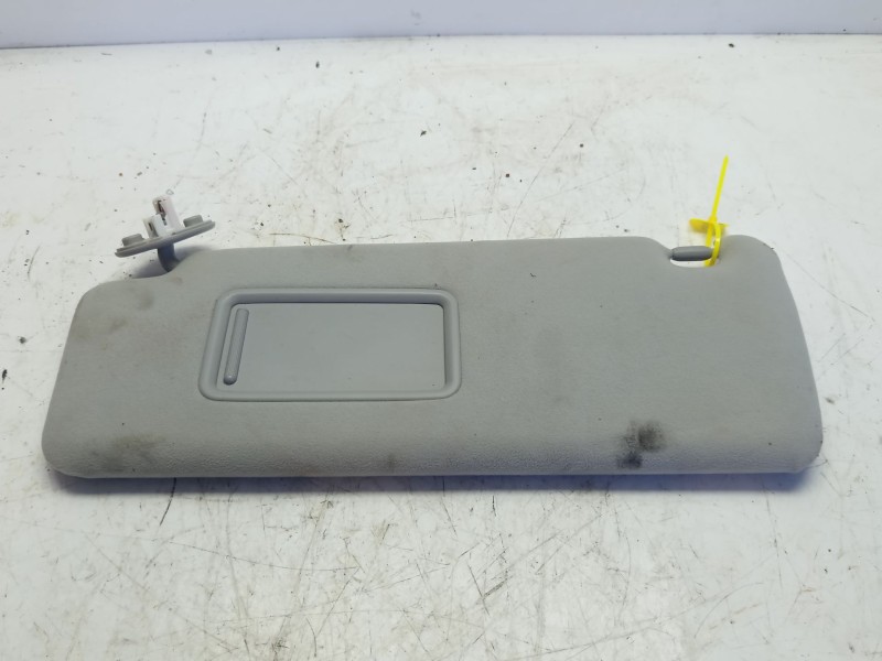 Recambio de parasol izquierdo para toyota land cruiser (j15) referencia OEM IAM 7431760020B1  