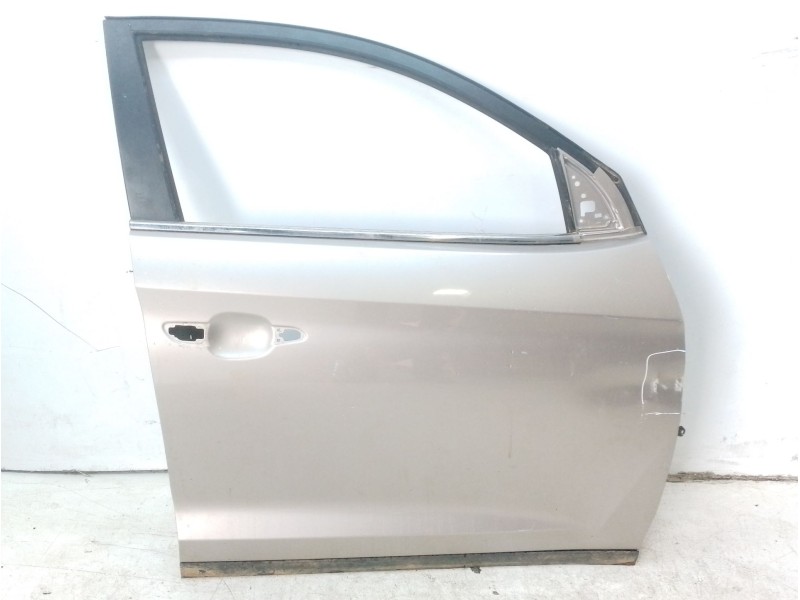 Recambio de puerta delantera derecha para hyundai tucson referencia OEM IAM 76004D7000  