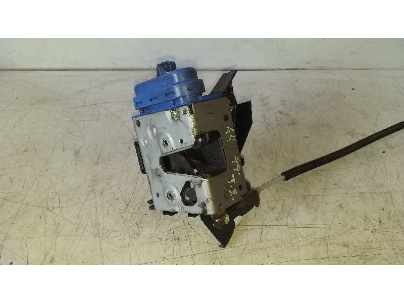Recambio de cerradura puerta trasera izquierda para audi a4 avant (b5) 1.8 t referencia OEM IAM 8D0839015A  