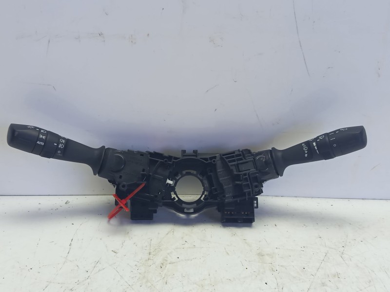 Recambio de mando multifuncion para toyota land cruiser (j15) referencia OEM IAM 8414047200 846521A860 