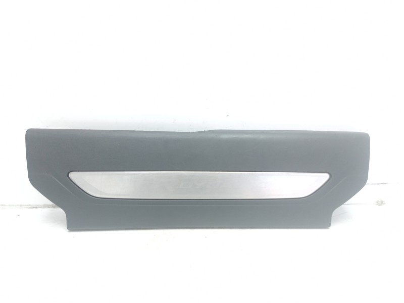 Recambio de moldura para land rover range rover velar velar referencia OEM IAM LR095904  