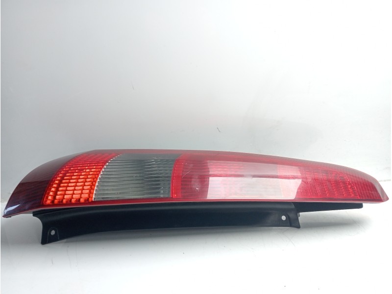 Recambio de piloto trasero izquierdo para ford fiesta (cbk) 1.4 16v cat referencia OEM IAM 1324578  