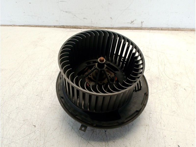 Recambio de ventilador calefaccion para bmw 3 (e90) 320 d referencia OEM IAM 64119227670  