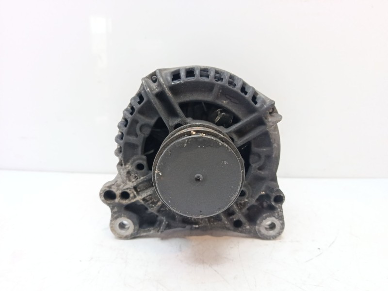 Recambio de alternador para volkswagen golf iv van (1j1) 1.9 tdi referencia OEM IAM 028903028E  