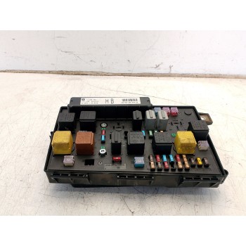 CAJA RELES / FUSIBLES 93184656 