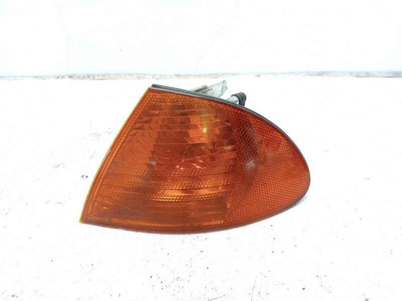 Recambio de piloto delantero izquierdo para bmw serie 3 berlina (e46) referencia OEM IAM 63136902769  
