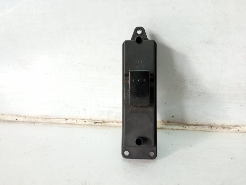 Recambio de mando elevalunas delantero derecho para mazda 3 berlina (bk) referencia OEM IAM 03123100  